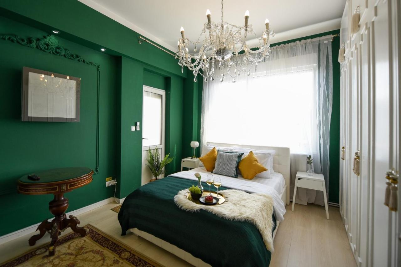 Baroque Splendor: Breathtaking Views & Design Apartamento Bucarest Exterior foto