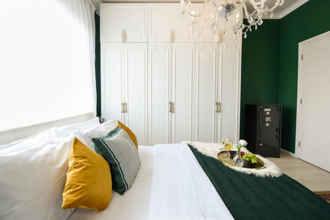 Baroque Splendor: Breathtaking Views & Design Apartamento Bucarest Exterior foto